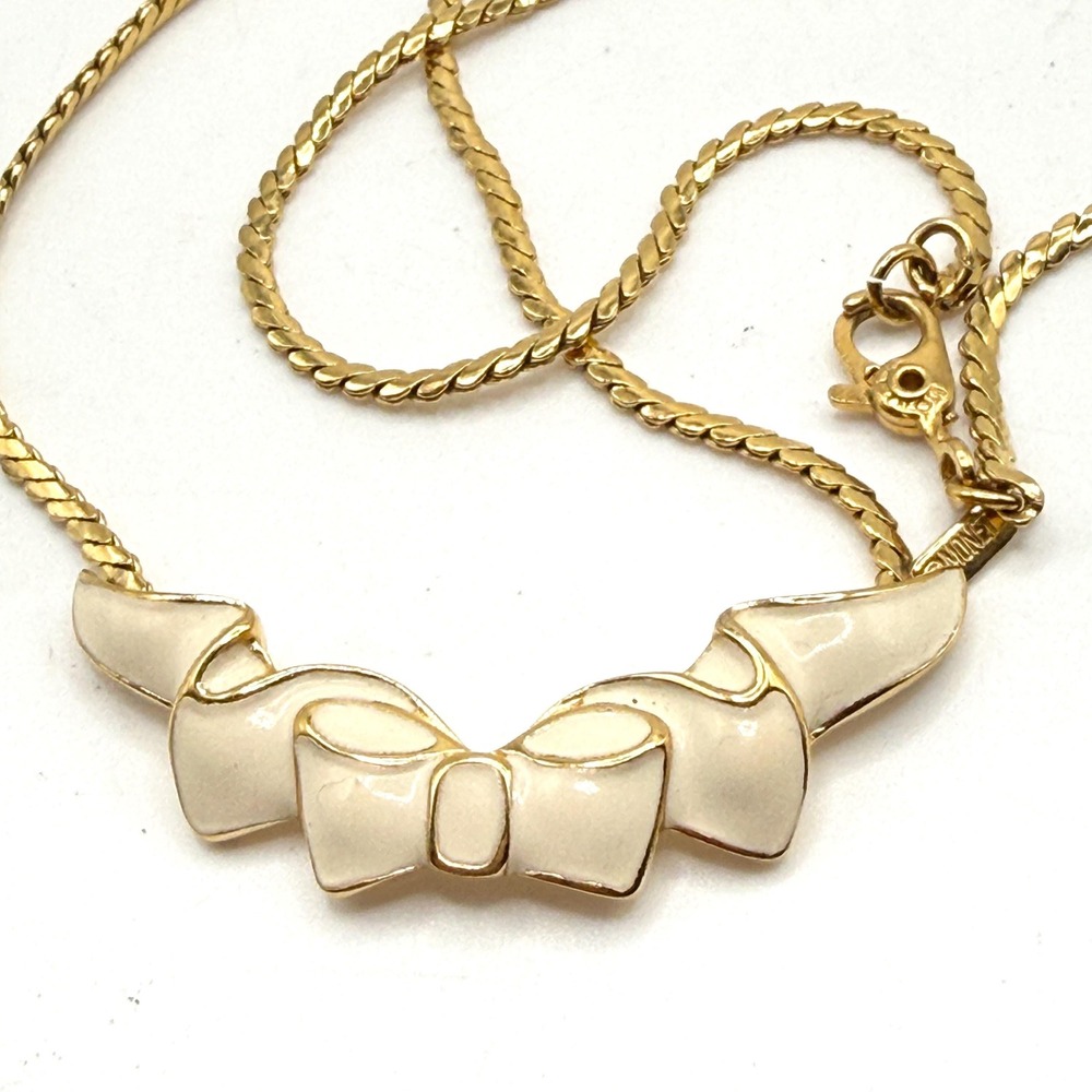 Vintage MONET Off-White Cream Enamel Bow Pendant Necklace on Gold Tone Chain 15"
